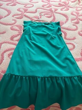 Maggy London green A-Line Ruffle-Hem dress